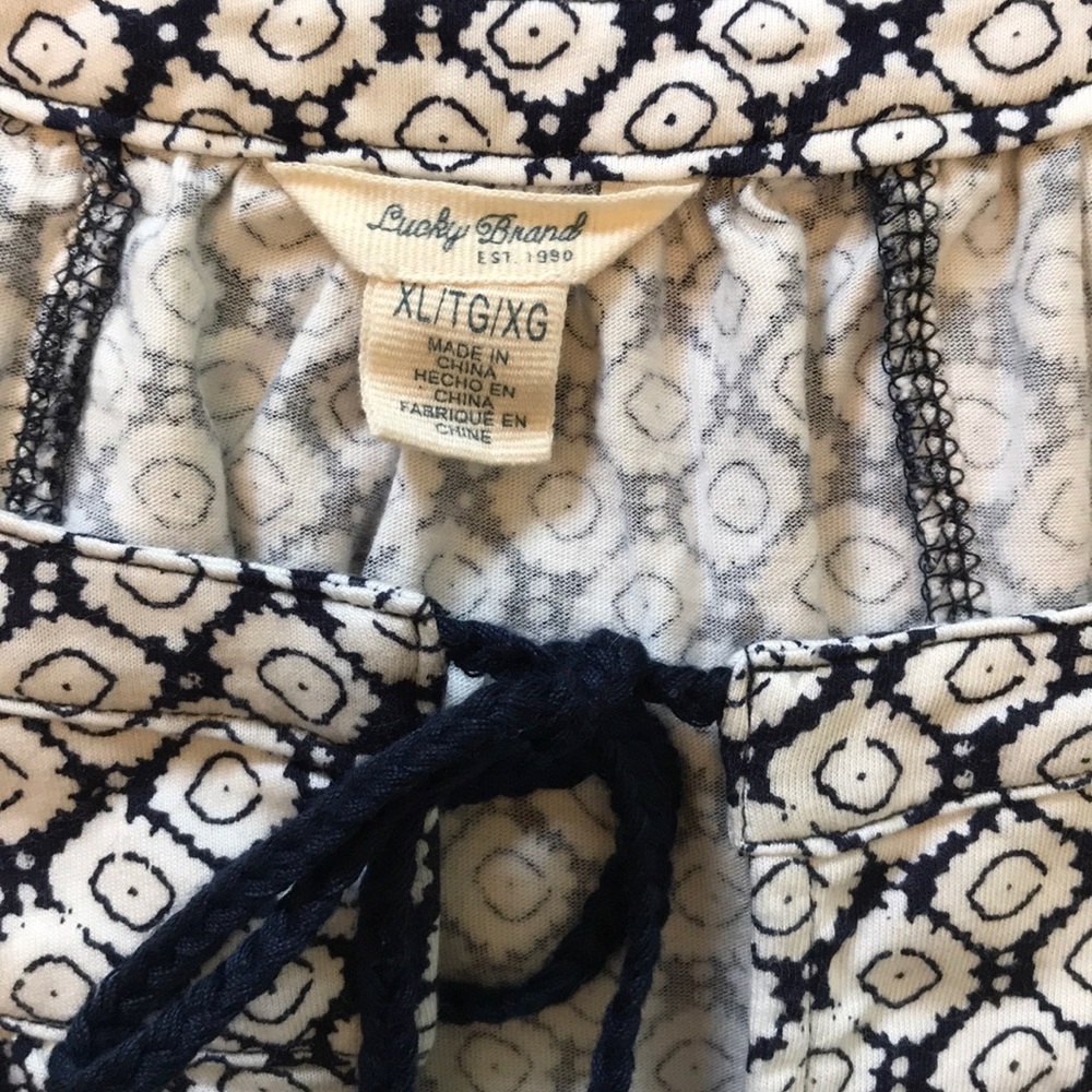 Like new Lucky Brand top - Picture 8 of 8